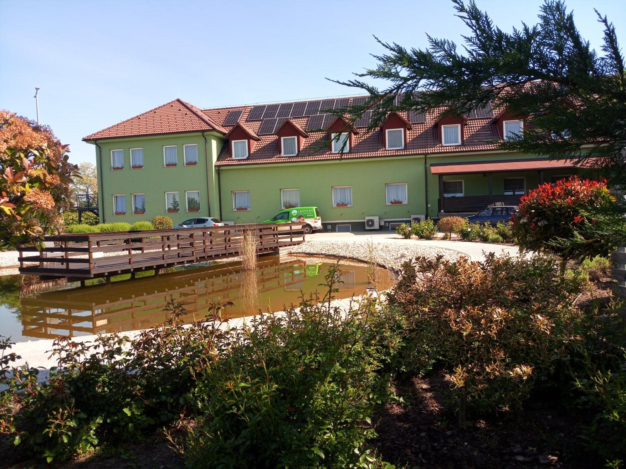 Land-Plan Hotel Toltestava Extérieur photo
